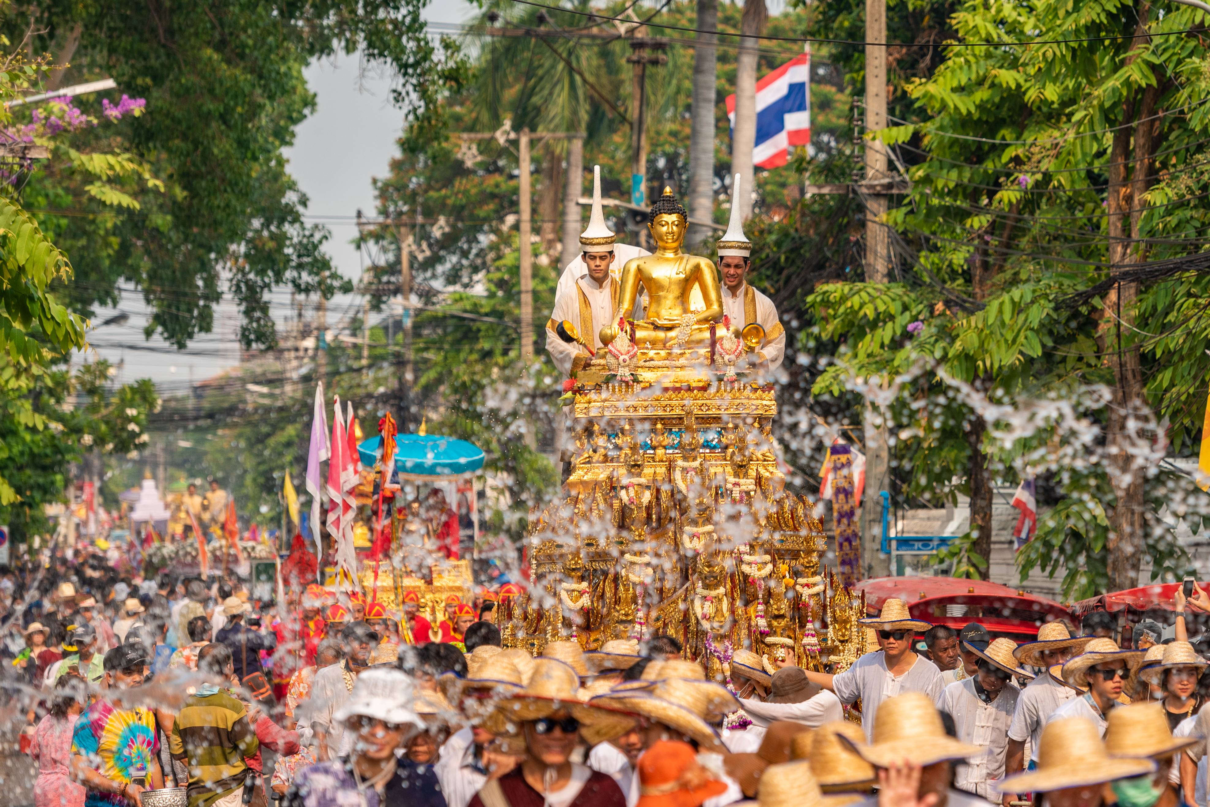 จังหวัดเชียงใหม่พร้อมต้อนรับนักท่องเที่ยว เตรียมจัดงานสงกรานต์ยิ่งใหญ่ “ป๋าเวณีปี๋ใหม่เมืองเจียงใหม่” ตั้งแต่วันที่ 4 - 16 เมษายนนี้